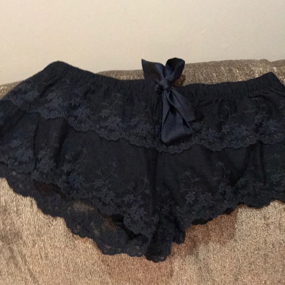 Abercrombie and fitch lace shorts. blue. Medium - Picture 2 of 3